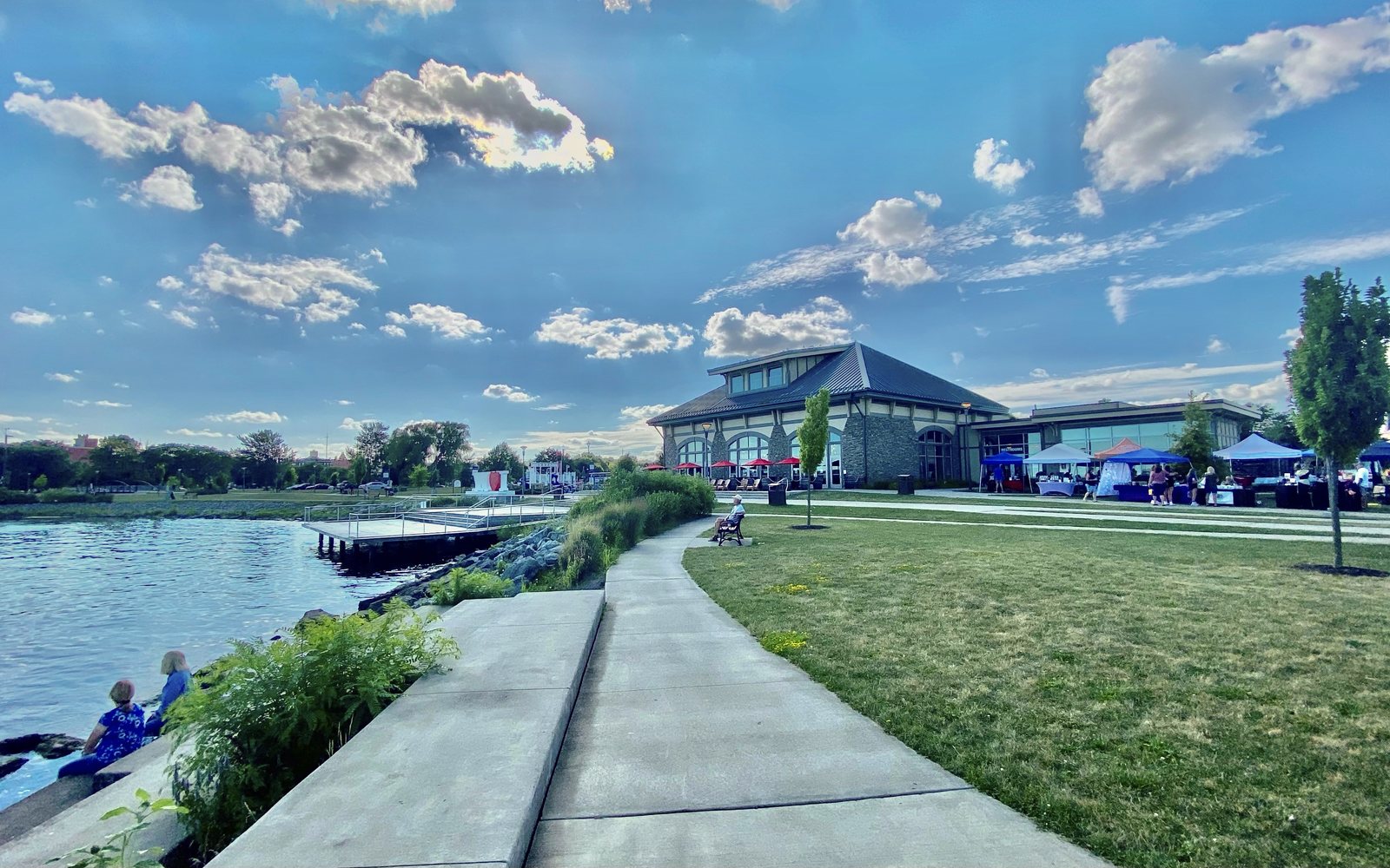 The waterfront patio looking out over Kempenfelt Bay
